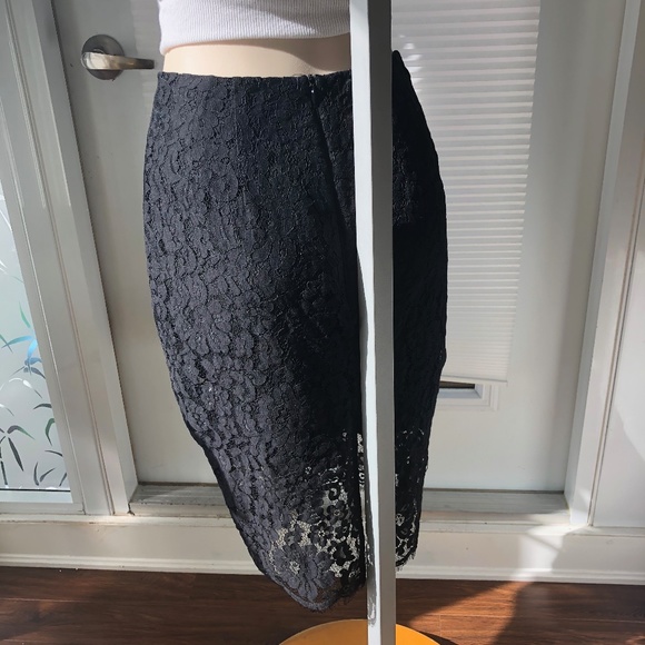 Black lace skirt (Size S) - Picture 8 of 9